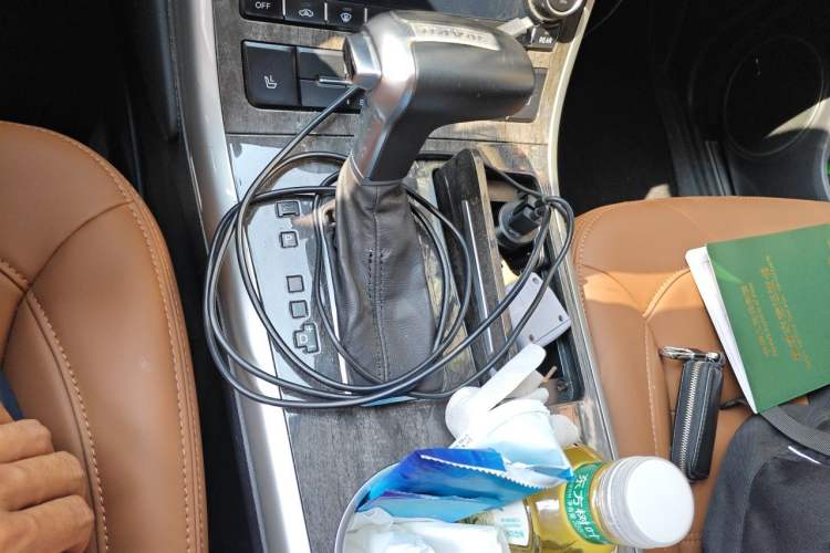 Used Haval H8 2015 2.0T Two-Wheel-Drive Elite Version Gear Lever