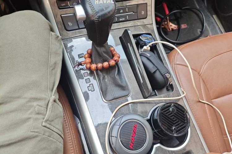 Used Haval H8 2015 2.0T Two-Wheel-Drive Luxury Version Gear Lever