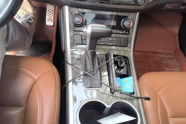 Used Haval H8 2015 2.0T Four-Wheel Drive Comfort Version Gear Lever
