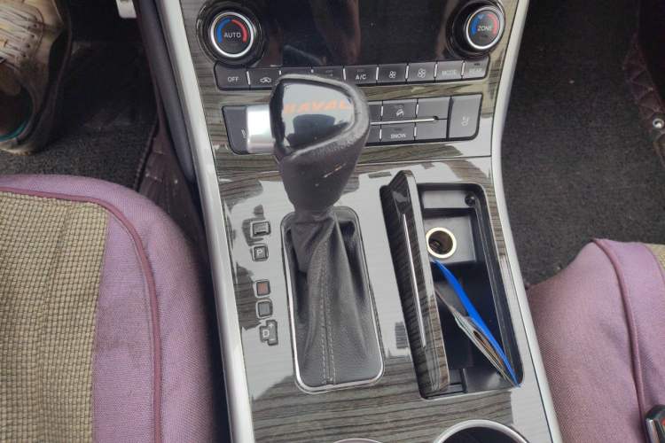 Used Haval H8 2015 2.0T Two-Wheel-Drive Luxury Version Gear Lever