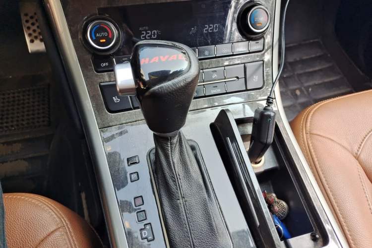 Used Haval H8 2015 2.0T Two-Wheel-Drive Luxury Version Gear Lever