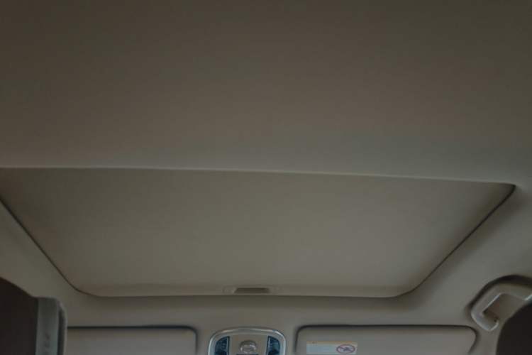 Used Haval H8 2015 2.0T Two-Wheel-Drive Luxury Version Headliner