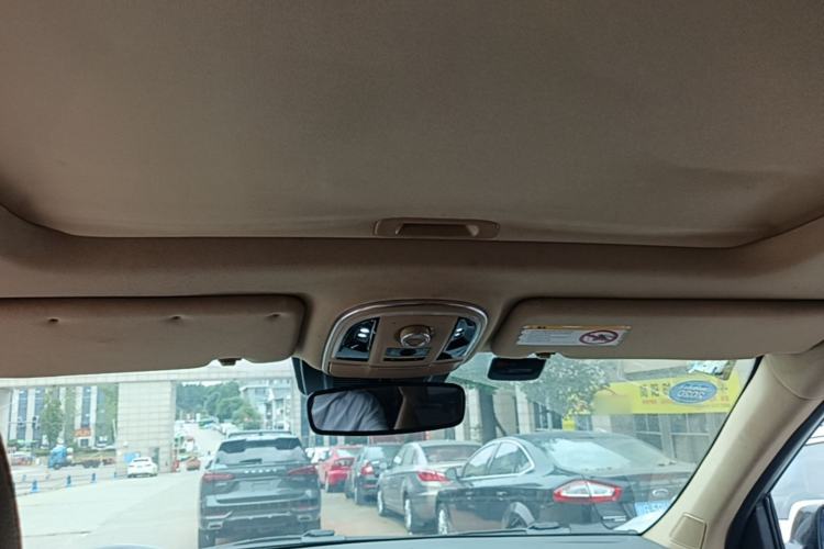 Used Haval H8 2015 2.0T Two-Wheel-Drive Standard Version Headliner