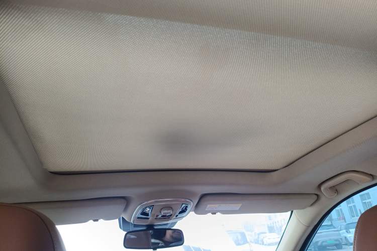 Used Haval H8 2015 2.0T Four-Wheel Drive Comfort Version Headliner
