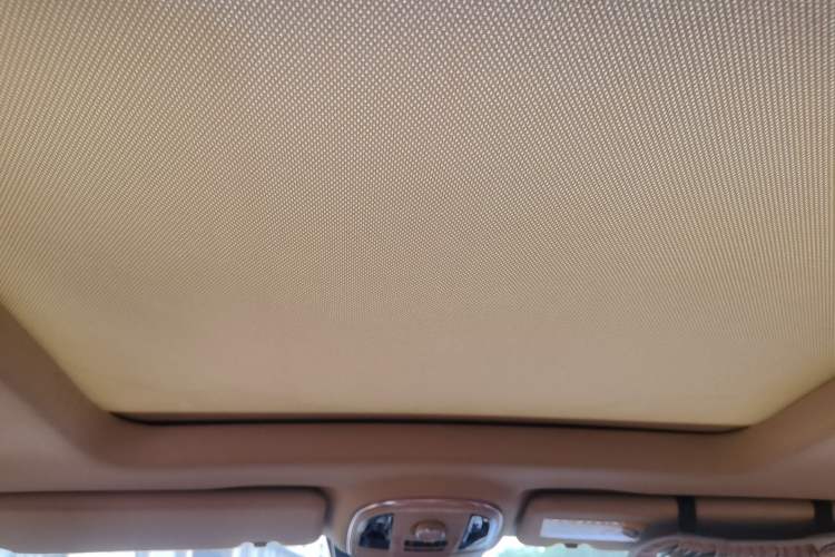 Used Haval H8 2015 2.0T Four-Wheel Drive Comfort Version Headliner