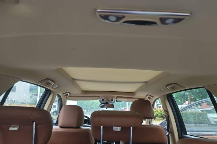 Used Haval H8 2015 2.0T Four-Wheel Drive Comfort Version Headliner