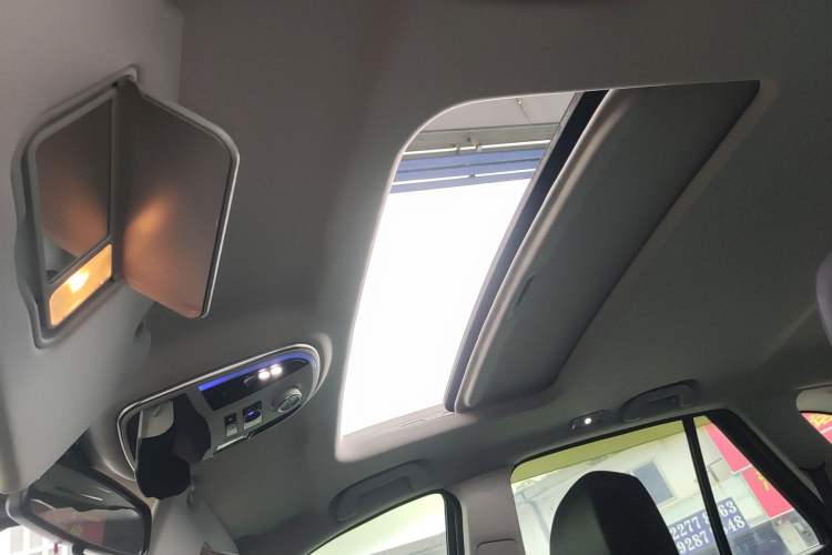 Used Haval H8 2015 2.0T Two-Wheel-Drive Standard Version Headliner