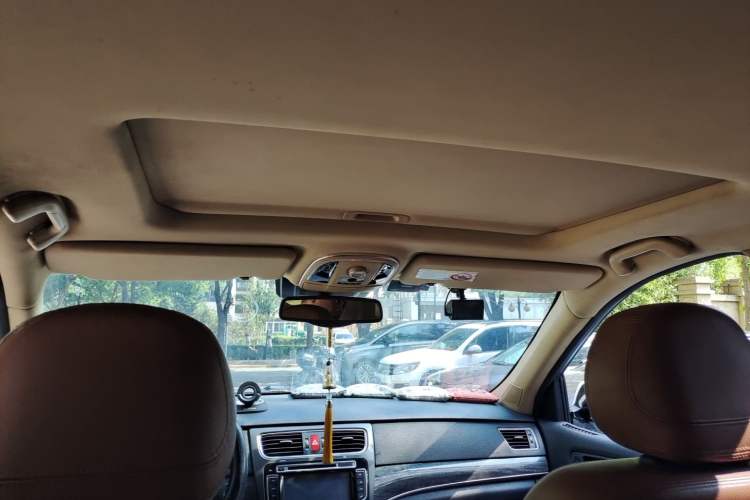 Used Haval H8 2015 2.0T Two-Wheel-Drive Luxury Version Headliner