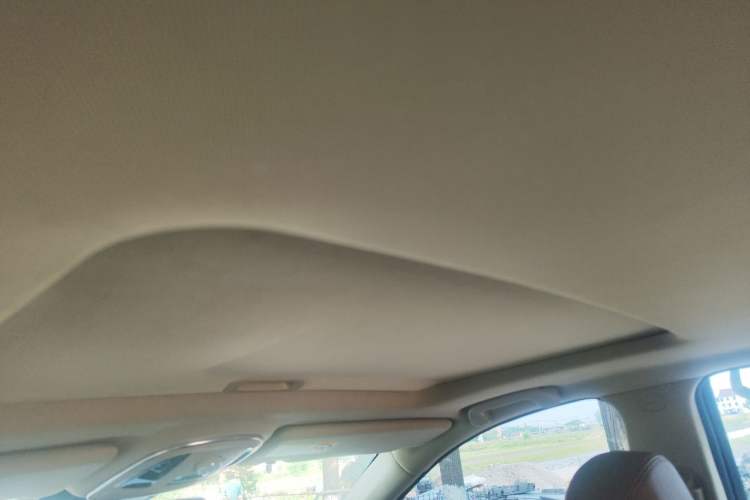 Used Haval H8 2015 2.0T Two-Wheel-Drive Luxury Version Headliner