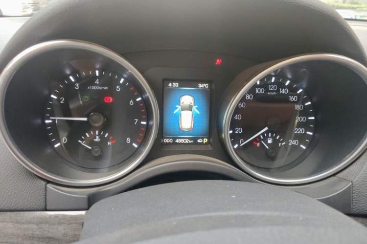 Used Haval H8 2015 2.0T Four-Wheel Drive Luxury Model Instrument Cluster