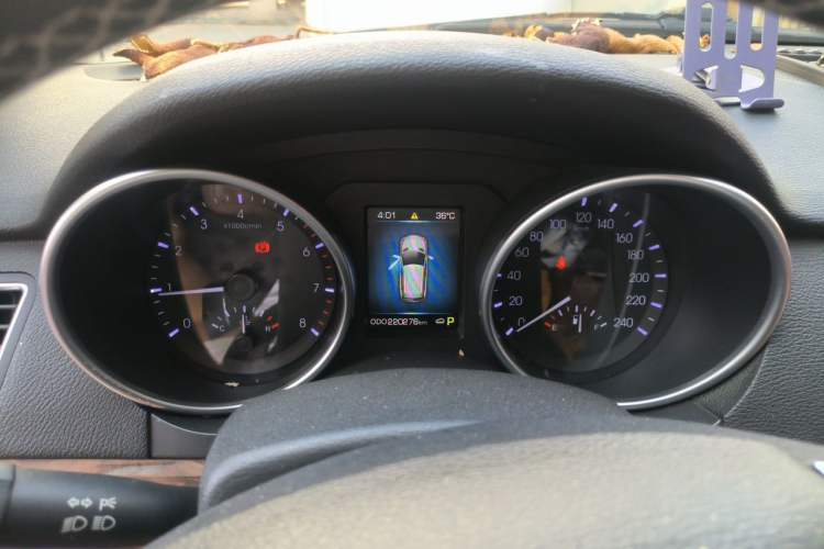 Used Haval H8 2015 2.0T Two-Wheel-Drive Luxury Version Instrument Cluster