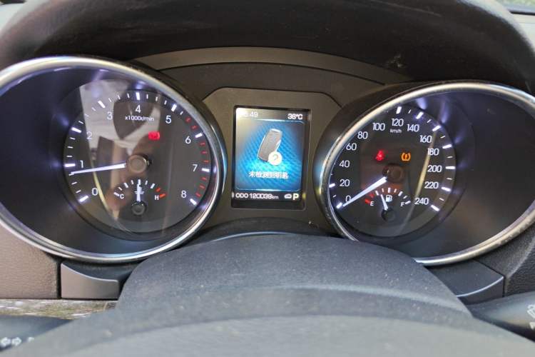 Used Haval H8 2015 2.0T Four-Wheel Drive Elite Model Instrument Cluster