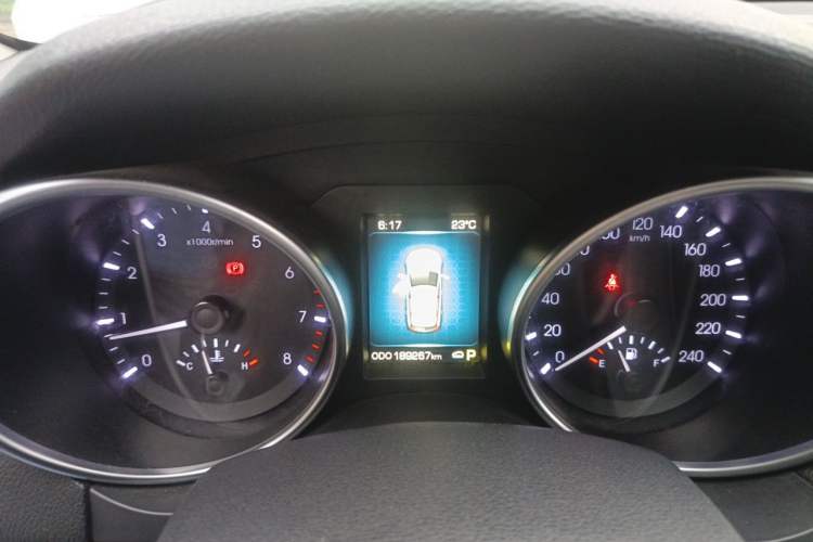 Used Haval H8 2015 2.0T Two-Wheel-Drive Luxury Version Instrument Cluster