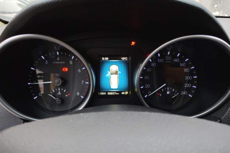 Used Haval H8 2015 2.0T Two-Wheel-Drive Luxury Version Instrument Cluster