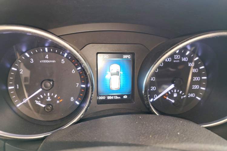 Used Haval H8 2015 2.0T Four-Wheel Drive Elite Model Instrument Cluster
