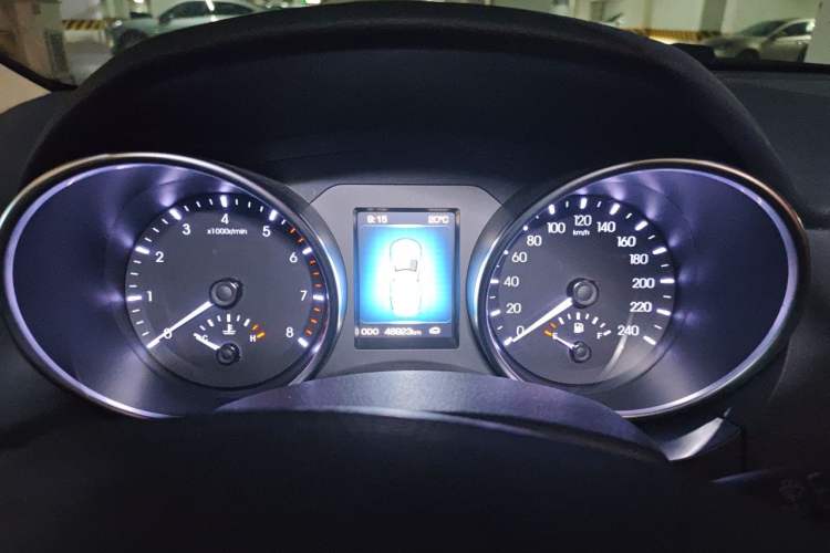 Used Haval H8 2015 2.0T Four-Wheel Drive Elite Model Instrument Cluster