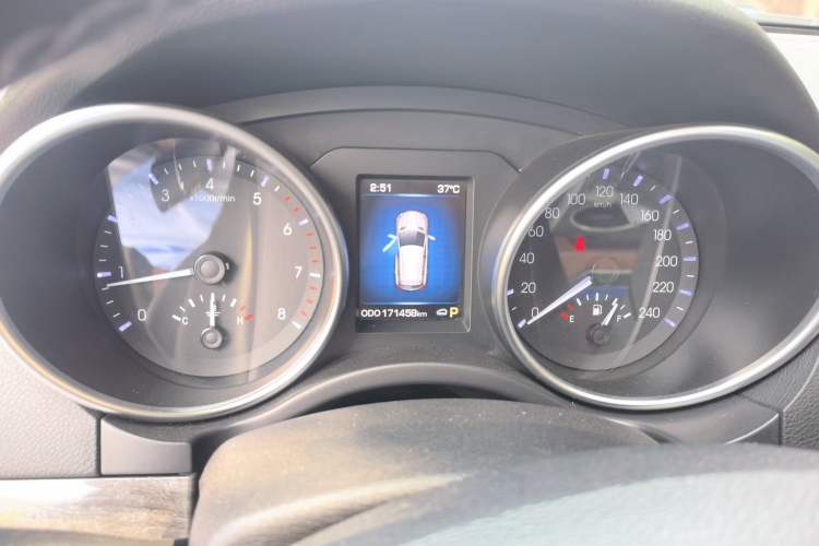 Used Haval H8 2015 2.0T Four-Wheel Drive Comfort Version Instrument Cluster