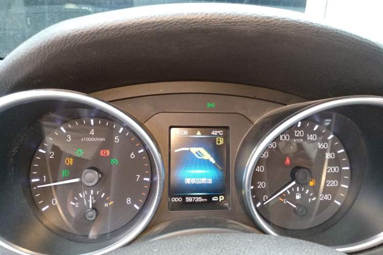 Used Haval H8 2015 2.0T Two-Wheel-Drive Luxury Version Instrument Cluster
