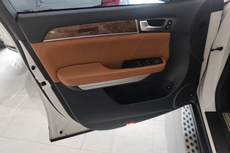 Used Haval H8 2015 2.0T Two-Wheel-Drive Luxury Version Left Front Door Interior