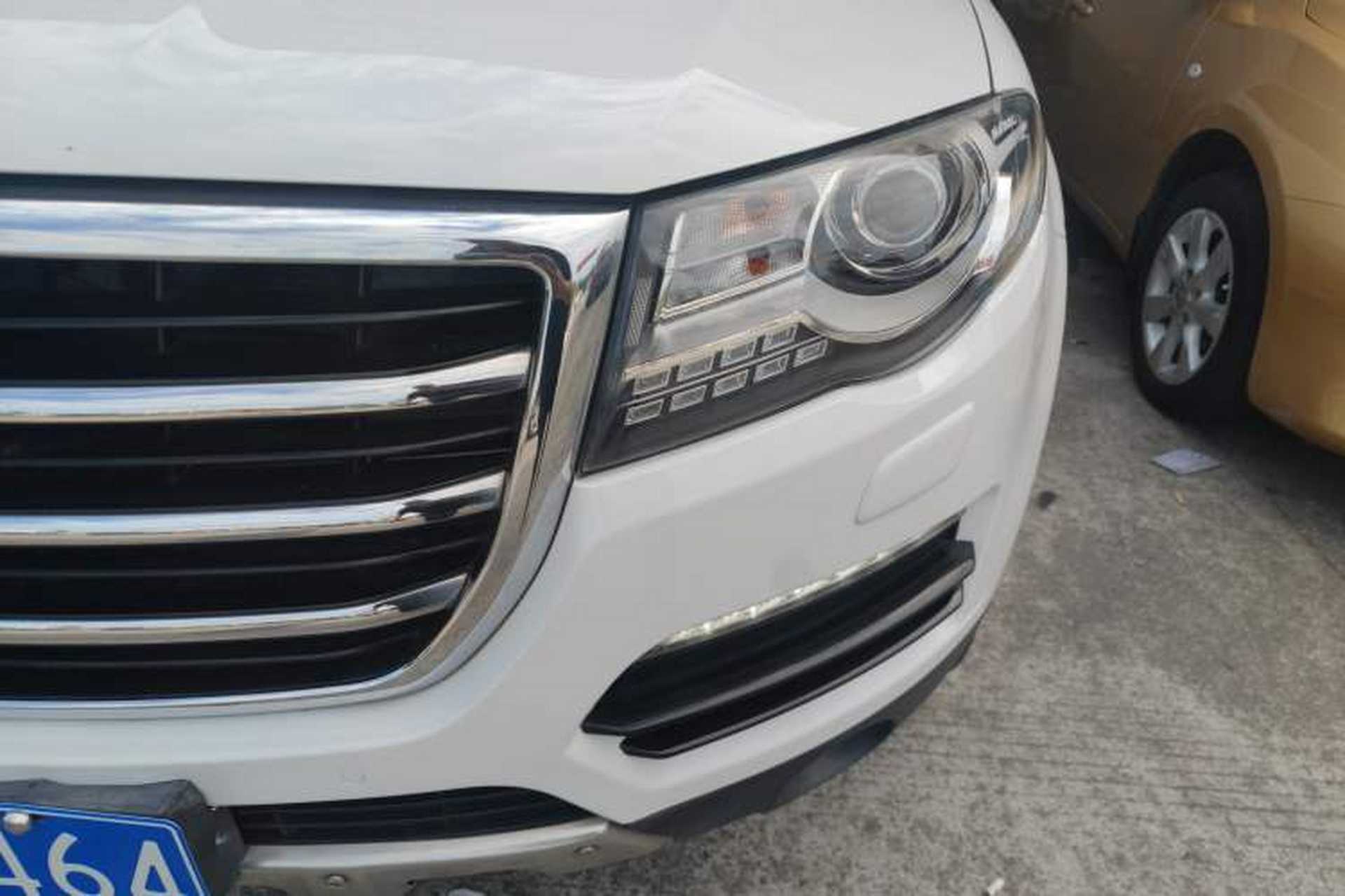 Used Haval H8 2015 2.0T Two-Wheel-Drive Elite Version Left Front Headlight