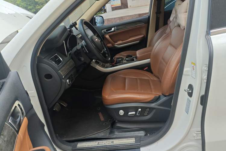Used Haval H8 2015 2.0T Two-Wheel-Drive Luxury Version Left Front Seat