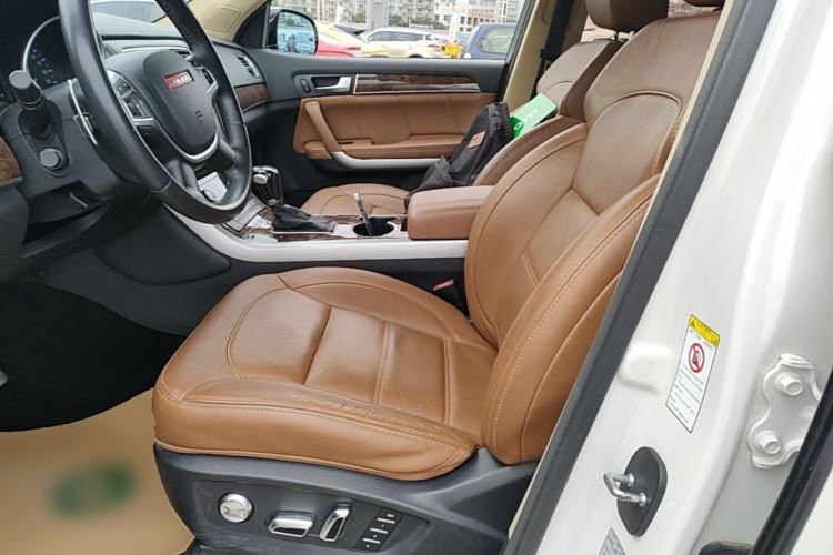 Used Haval H8 2015 2.0T Two-Wheel-Drive Luxury Version Left Front Seat