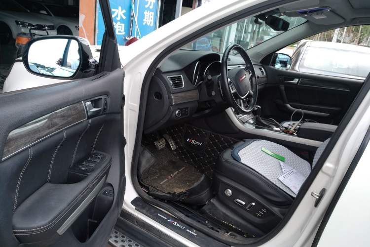 Used Haval H8 2015 2.0T Two-Wheel-Drive Luxury Version Left Front Seat
