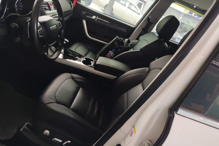 Used Haval H8 2015 2.0T Two-Wheel-Drive Standard Version Left Front Seat