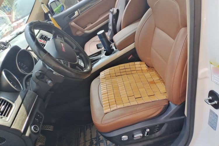 Used Haval H8 2015 2.0T Two-Wheel-Drive Luxury Version Left Front Seat