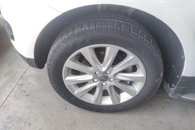 Used Haval H8 2015 2.0T Four-Wheel Drive Elite Model Left Front Wheel Hub