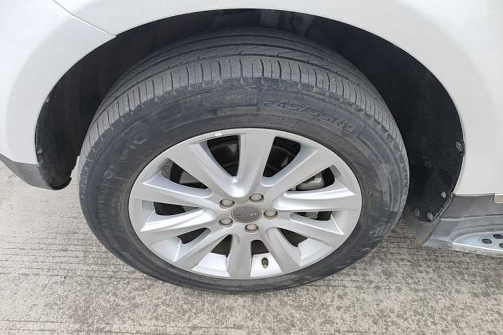 Used Haval H8 2015 2.0T Two-Wheel-Drive Luxury Version Left Front Wheel Hub