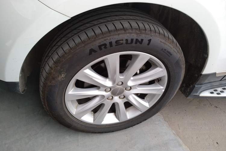 Used Haval H8 2015 2.0T Two-Wheel-Drive Luxury Version Left Front Wheel Hub