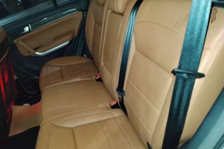 Used Haval H8 2015 2.0T Two-Wheel-Drive Elite Version Left Rear Seat