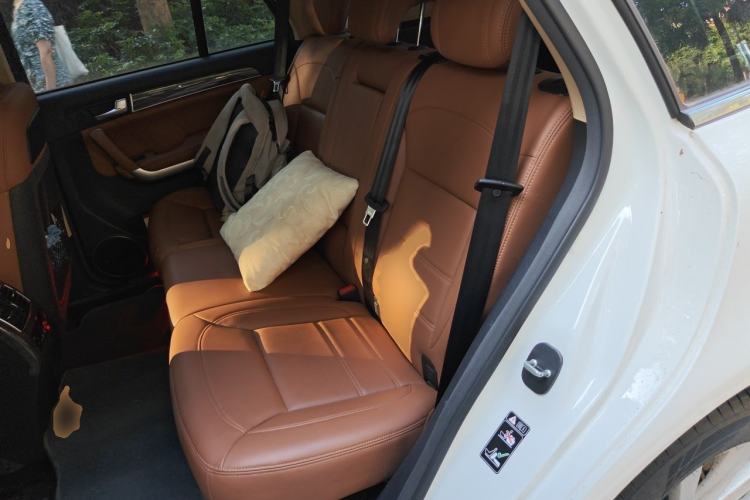 Used Haval H8 2015 2.0T Four-Wheel Drive Elite Model Left Rear Seat