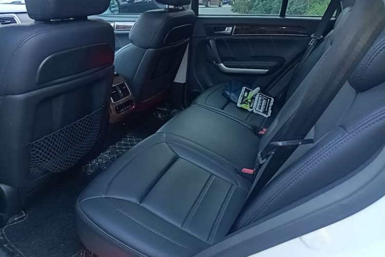 Used Haval H8 2015 2.0T Two-Wheel Drive Comfort Version Left Rear Seat