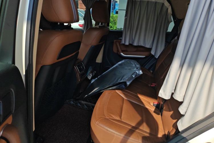 Used Haval H8 2015 2.0T Two-Wheel-Drive Luxury Version Left Rear Seat