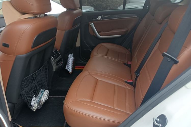 Used Haval H8 2015 2.0T Two-Wheel-Drive Standard Version Left Rear Seat