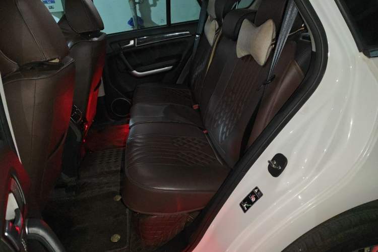 Used Haval H8 2015 2.0T Two-Wheel-Drive Elite Version Left Rear Seat