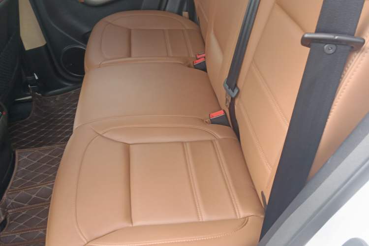Used Haval H8 2015 2.0T Two-Wheel Drive Comfort Version Left Rear Seat