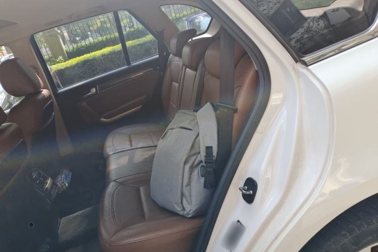 Used Haval H8 2015 2.0T Two-Wheel-Drive Luxury Version Left Rear Seat