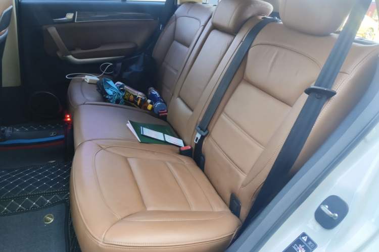 Used Haval H8 2015 2.0T Four-Wheel Drive Luxury Model Left Rear Seat