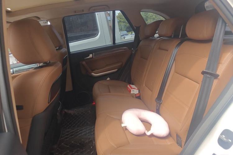 Used Haval H8 2015 2.0T Two-Wheel-Drive Elite Version Left Rear Seat