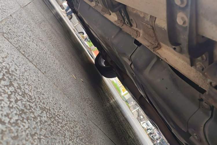 Used Haval H8 2015 2.0T Two-Wheel-Drive Elite Version Left Side Sill