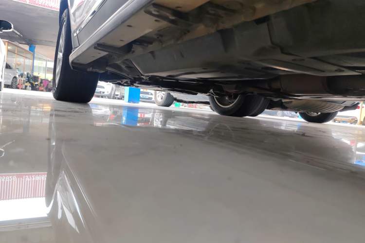 Used Haval H8 2015 2.0T Two-Wheel-Drive Luxury Version Left Side Sill