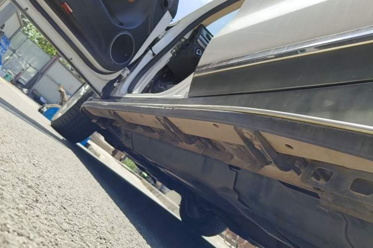 Used Haval H8 2015 2.0T Two-Wheel Drive Comfort Version Left Side Sill