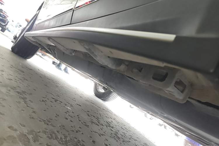 Used Haval H8 2015 2.0T Two-Wheel Drive Comfort Version Left Side Sill