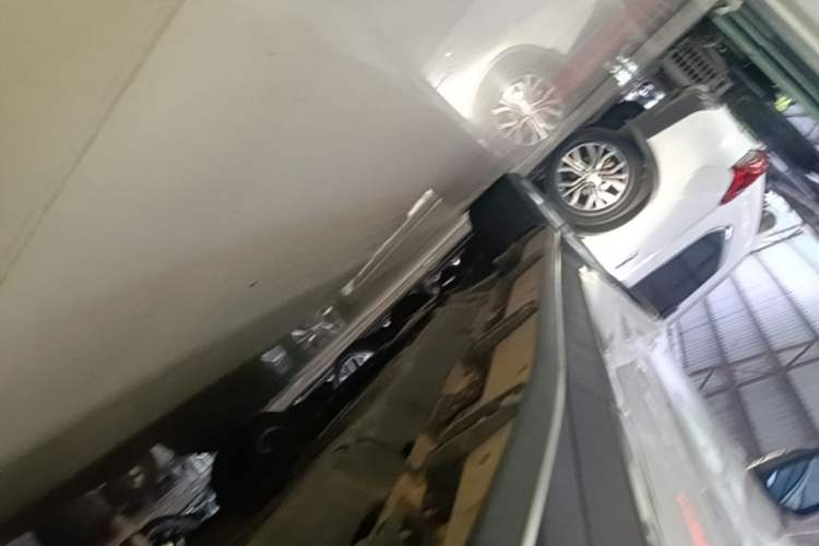 Used Haval H8 2015 2.0T Two-Wheel Drive Comfort Version Left Side Sill