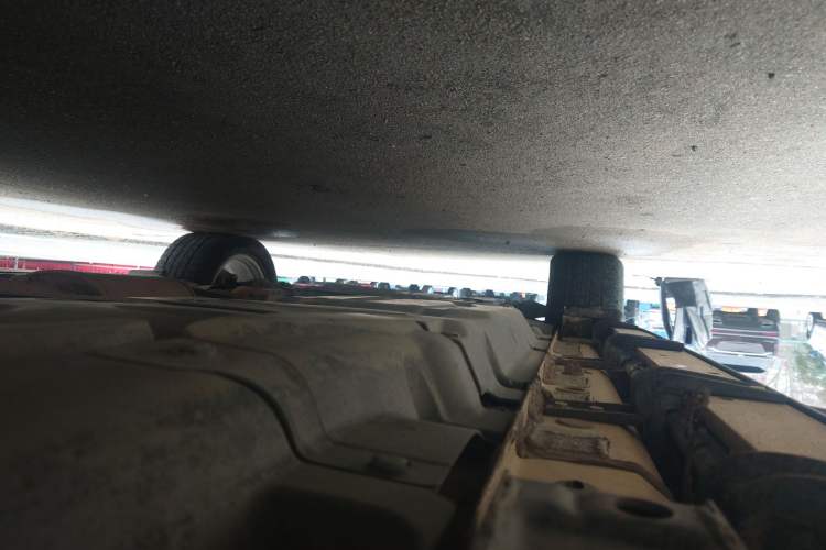 Used Haval H8 2015 2.0T Two-Wheel-Drive Luxury Version Left Side Sill