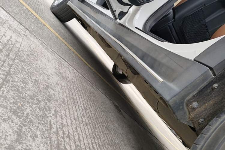 Used Haval H8 2015 2.0T Two-Wheel-Drive Luxury Version Left Side Sill