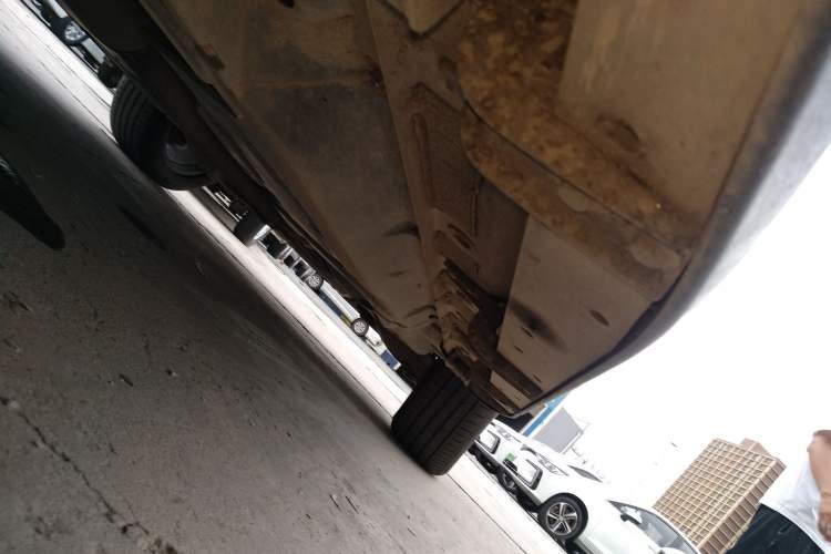 Used Haval H8 2015 2.0T Two-Wheel-Drive Luxury Version Left Side Sill